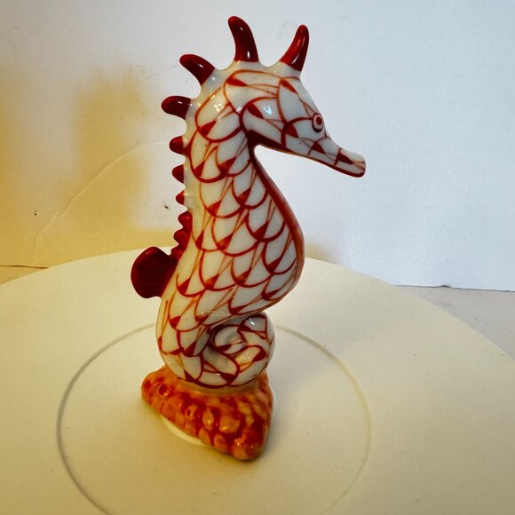 Coral Seahorse 5" Figurine White Fishnet Pattern Porcelain Andrea by Sadek - Picture 6 of 10